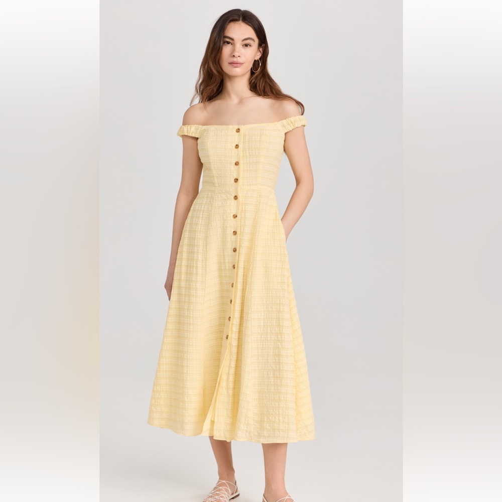 ASTR Harlyn Off Shoulder Midi Dress in yellow. Size M. Like new. Only worn once.